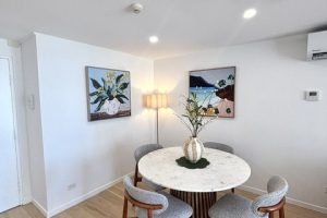 Burleigh Beach Tower Ocean View Deluxe Apartment 5